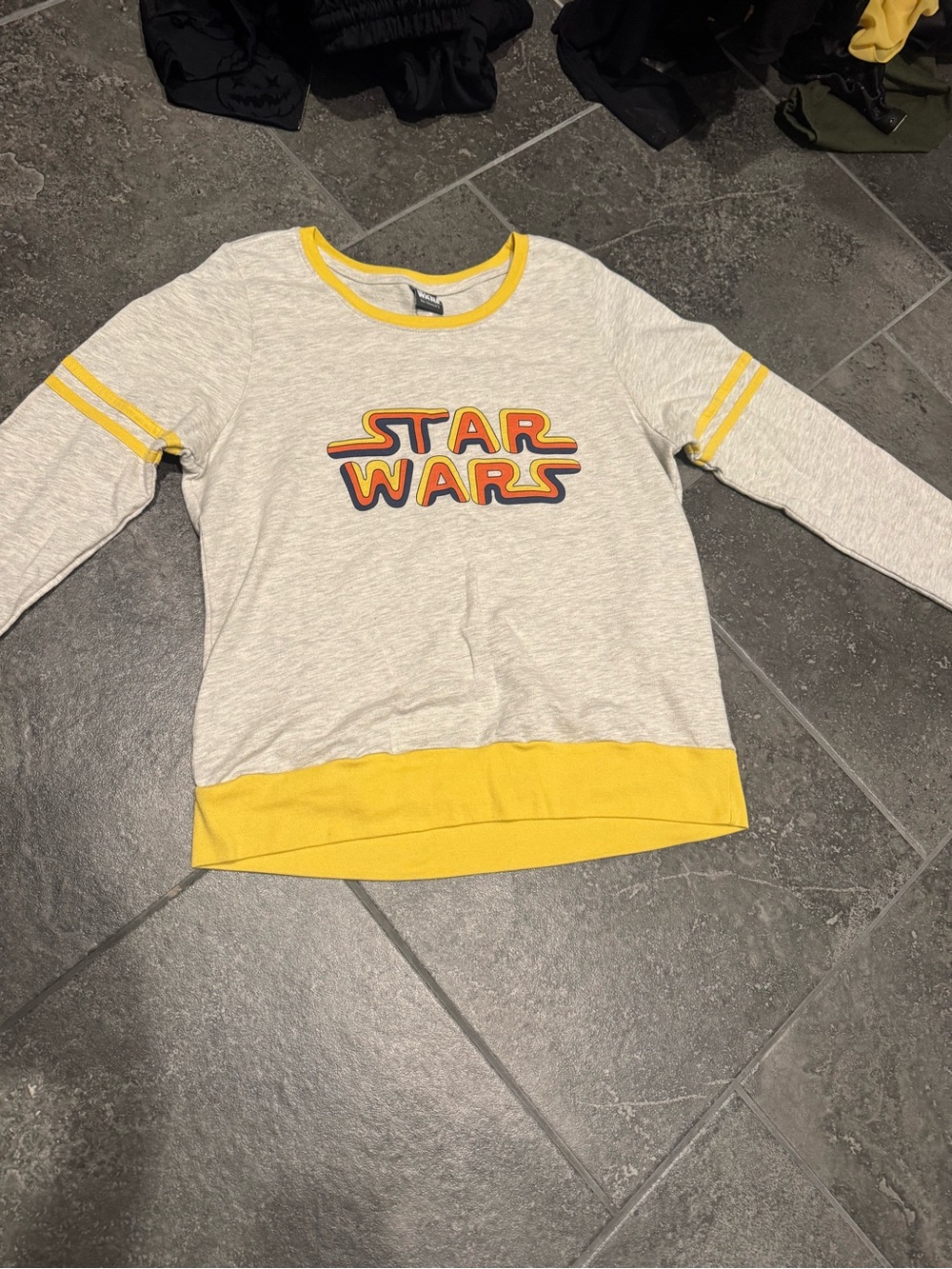 Star Wars Long Sleeve Tee - Heather Gray with Yellow Trim